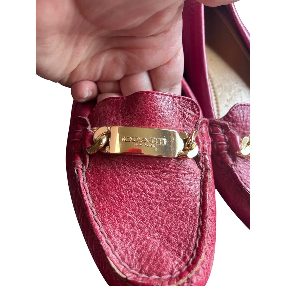 Coach Olive Loafers Berry Pink Pebbled Leather Gold Logo Hardware Flats Sz 7